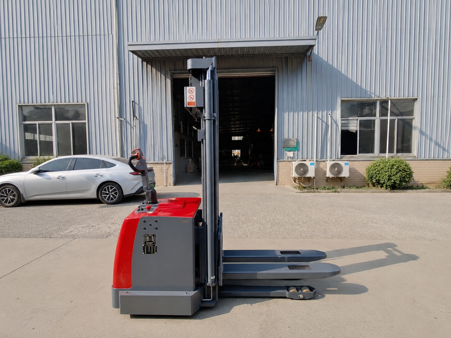 Apilador Eléctrico LTMG