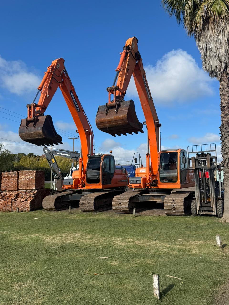 Retroexcavadora Daewoo Doosan 225